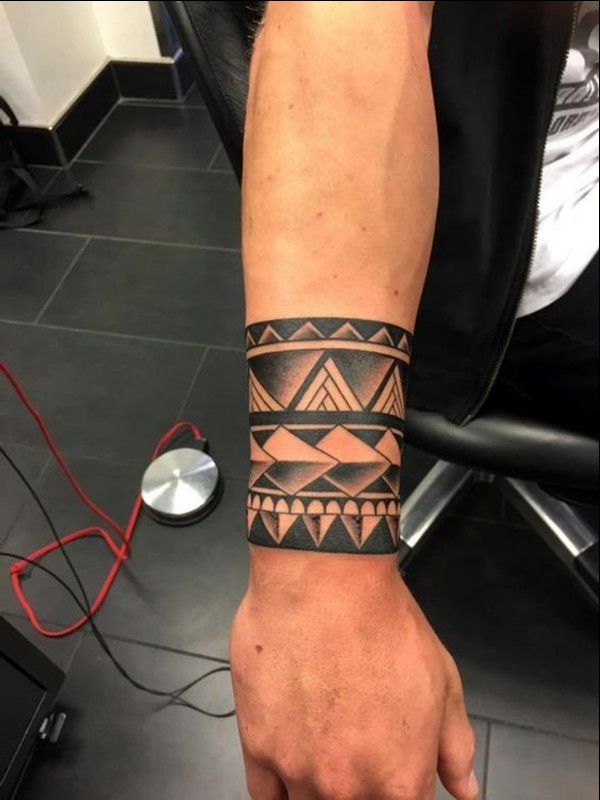 Maori wrist band tattoos designs