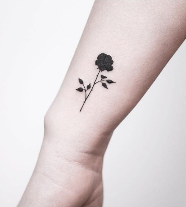 small flower wrist tattoo designs