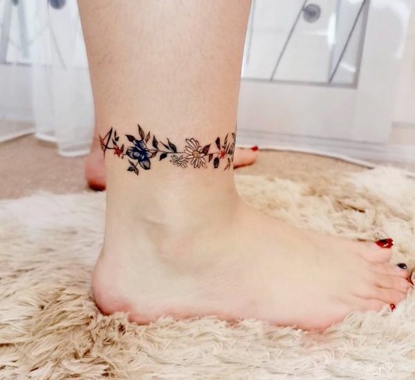 Ankle tat | Ankle bracelet tattoo, Tattoo bracelet, Feather tattoos