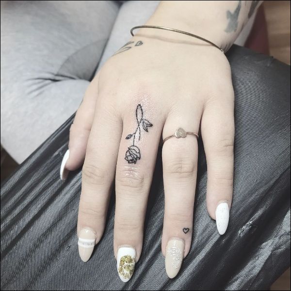 Knuckle Tattoo Ideas | Designs for Knuckle Tattoos