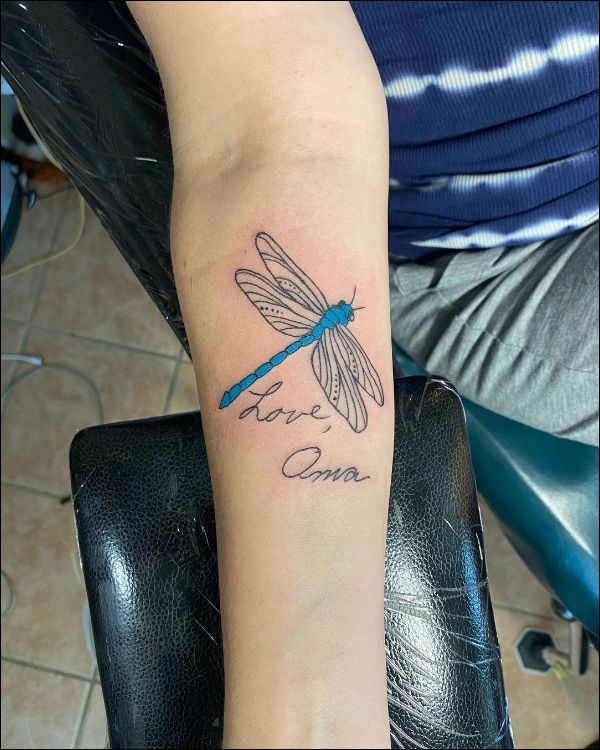 32 Stylish Wrist Dragonfly Tattoos