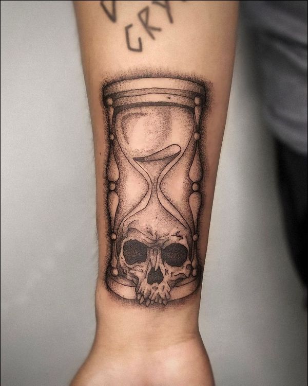 Pinterest  Hourglass tattoo Hour glass tattoo design Hourglass drawing