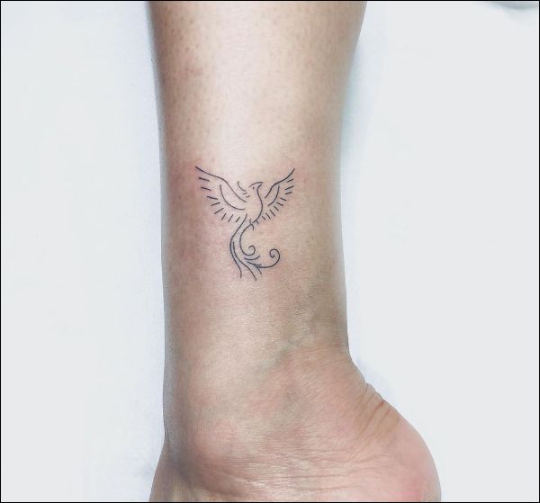 40 Feminine Phoenix Tattoo Ideas for Women & Meaning